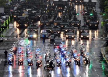 10년만에 서울서 국군의 날 시가 행진