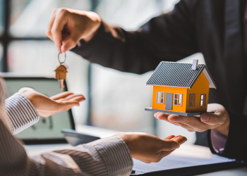 8월 신규 주택 판매 8.7% 감소…”연말에 더 감소 예상”