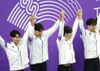 한국 수영 르네상스 ‘활짝’…금금금, 신기록 행진