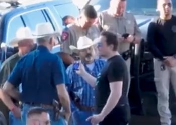 텍사스 국경 머스크 “트럼프식 국경장벽 세우자”(영상)