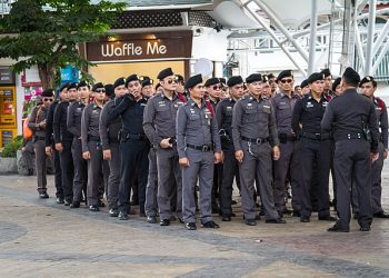 “우는 소리 시끄럽다” 2살 딸 등 세 자녀 때려 죽여