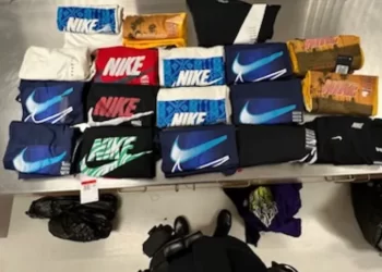 7가 WSS 신발가게, 페퍼스프레이 4인조 강도에 털려