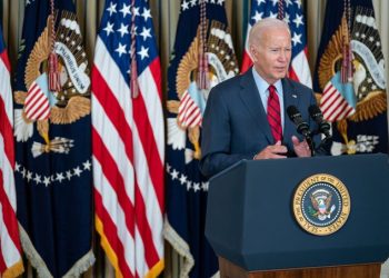 “바이든,  고령이라 재임 걱정”  76%…국정수행 지지도 39%