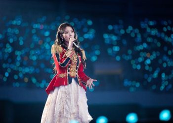 ’15주년’ 아이유…”21세기 마지막 ‘국민가수'”