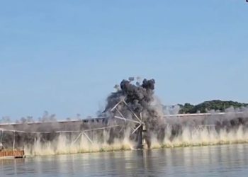 63년된 미주리 철교 폭파해체 생중계(영상)