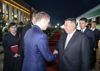 김정은, 하산역서 연해주 주지사 영접받아.. “방러, 북러관계 전략적 중요성 보여줘”