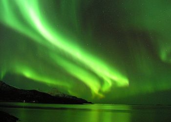 지구 향하는 태양폭풍…미주리주에서 이례적 오로라 관측