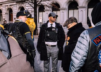 의사당 폭동 ‘프라우드 보이스’ 수장 22년형…줄줄이 중형