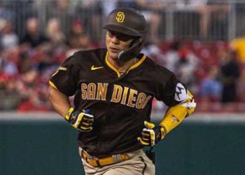 ‘원인불명 복통’ 김하성, 2경기 연속결장 “느낌 좋지 않다”