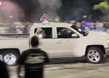 “배달 안가고 뭐할까?” 피자트럭, 선밸리서 도로점거