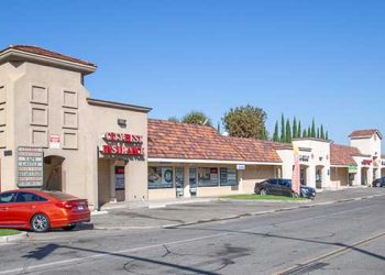 마사지업소 침입 강도, 직원이 쏜 총 맞고 체포돼