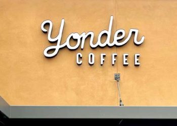 노스리지 새벽 떼강도..커피숍, 이발소 털려