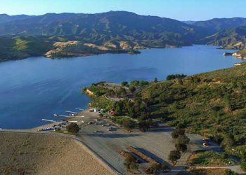 ‘녹조 극심’ 캐스테익 레이크, 입수 금지