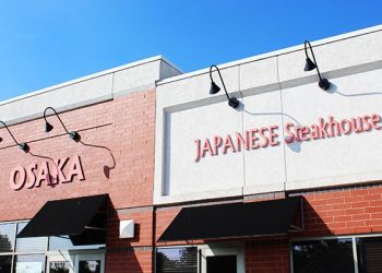 [단독]평통회장 출신 한인 식당업주, 법원판결 4년째 100만달러 체불임금 지급 안해..6년간 팁 15% 가로 채기도