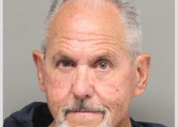 ‘피로 물든 결혼식’…주례가 손자에게 축하용 공포탄