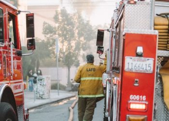 한인타운 제임스우드길 2층 주택 화재…50대 여성 중태