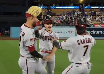 LA 다저스, 다이아몬드백스에 11대2 참패(영상)