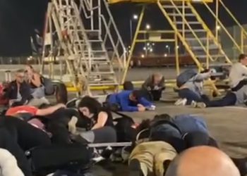 이스라엘 노선 줄 취소…텔아비브 공항 대혼란(영상)