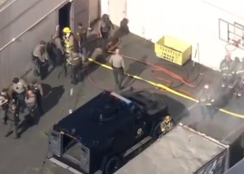 캐스태익 구치소 셰리프 경관 훈련 중 화재.. 4명 부상(영상)