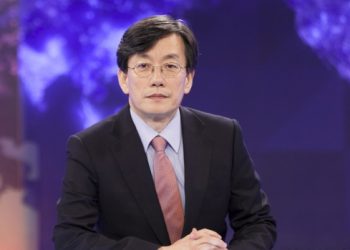 손석희, 10년만 JTBC 떠났다 “사직서 수리”