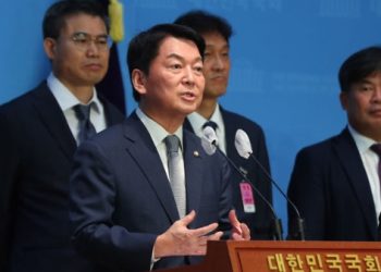 안철수 “이준석, 가짜뉴스 퍼트려…해당 행위 제소”