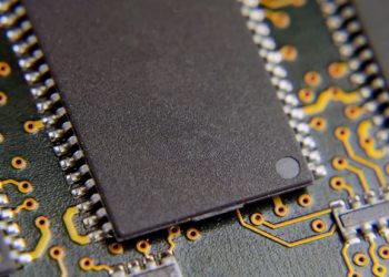 D램 가격, 드디어 오른다…”4분기 3∼8% 상승 전망”