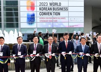 ‘역대 최대 해외 최초’ 세계한인비즈니스대회 OC서 개막…”한인 비즈니스동맹, 더 큰 우리”