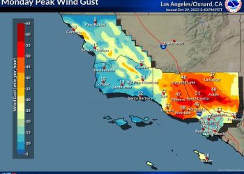 시속 100마일 샌타애나 돌풍, 남가주 강타…트럭 전복, 곳곳 산불