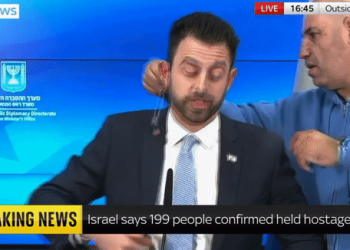 이스라엘 대변인, 공습경보 울리자 생방송 중 뛰쳐나가