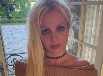 브리트니 스피어스”아버지에게 돈벌이로 이용당해”