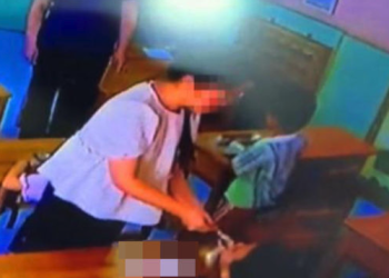 [이런일도] 토한 음식 다시 먹인 교사…유치원, 엽기적 학대