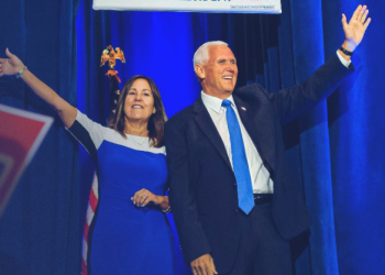 ‘배신자 낙인’ 펜스 전 부통령, 경선 중도 하차…트럼프 “날 지지해라”