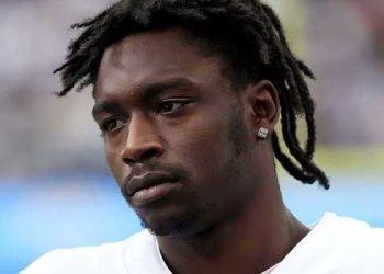 LA 램스 데리온 켄드린 총기소지 체포