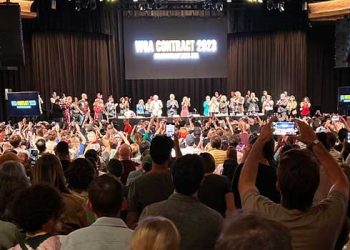 작가조합 파업 공식종료, 99% 찬성…할리웃 업계 수억달러 손실