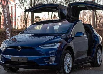 테슬라, 모델X 5만여대 리콜…”브레이크액 미감지”