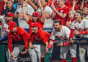 필라델피아, NLWC 1차전 승리…애리조나도 기선제압 성공