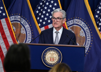 연준, 기준금리 2회 연속 동결…”경제 강하게 확장”