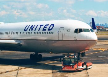 “젊고 마른 백인여성만” 다저스전세기 소수계 승무원 퇴출