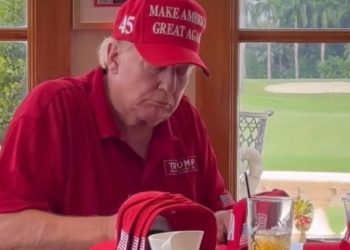 NYT “사악해지는 트럼프의 정적 공격, 민주주의 위협”