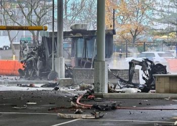 (속보)나이아가라 폭포 무지개다리 차량 폭발…국경검문소 폐쇄(영상)