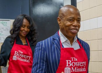 뉴욕시장, ‘30년 전 성추행 피해’ 주장 여성에 피소