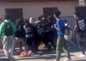 [무서운 미국 10대들] 물건 뺏긴 친구 돕자 무자비한 집단구타 살해…폭행 가담 9명 체포(영상)