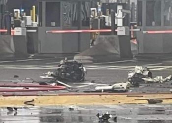 나이아가라 폭포 사고 차량은 최고급 벤틀리 차량