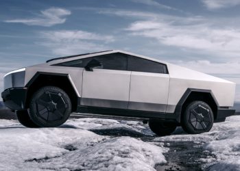 테슬라  ‘사이버트럭’ 첫 배달…시작가 6만1천달러