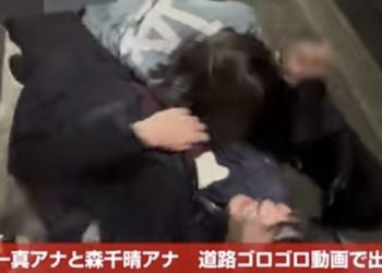 남녀 아나운서, 술 취해 길바닥서 껴안고 뒹굴어