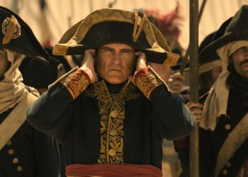 힘 못쓰는 ‘나폴레옹’ 또 밀렸다