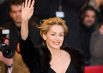 “끔찍한 경험”…샤론스톤, “소니픽처스 임원이 성추행”