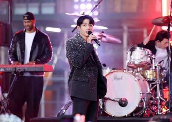 정국, 이른 아침 뉴욕 한복판 달궜다