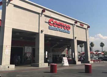 LA 코스코 주차장 봉변…지갑 뺏기지 않으려다 차에 끼어 중상