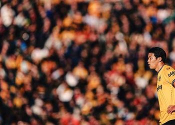 황희찬, 손흥민 상대로 코리안더비 웃어…울버햄튼, 토트넘에 2-1 역전승